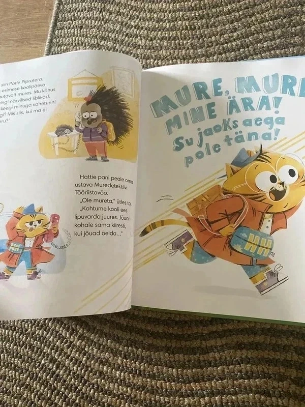 komplekt: suur päkapikuraamat ja hattie harmoonia: muredetektiiv komplekt: suur päkapikuraamat ja hattie harmoonia: muredetektiiv